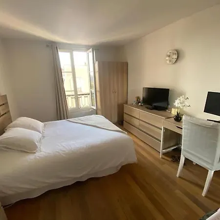 1 Bed Flat Trocadero 16 Paris